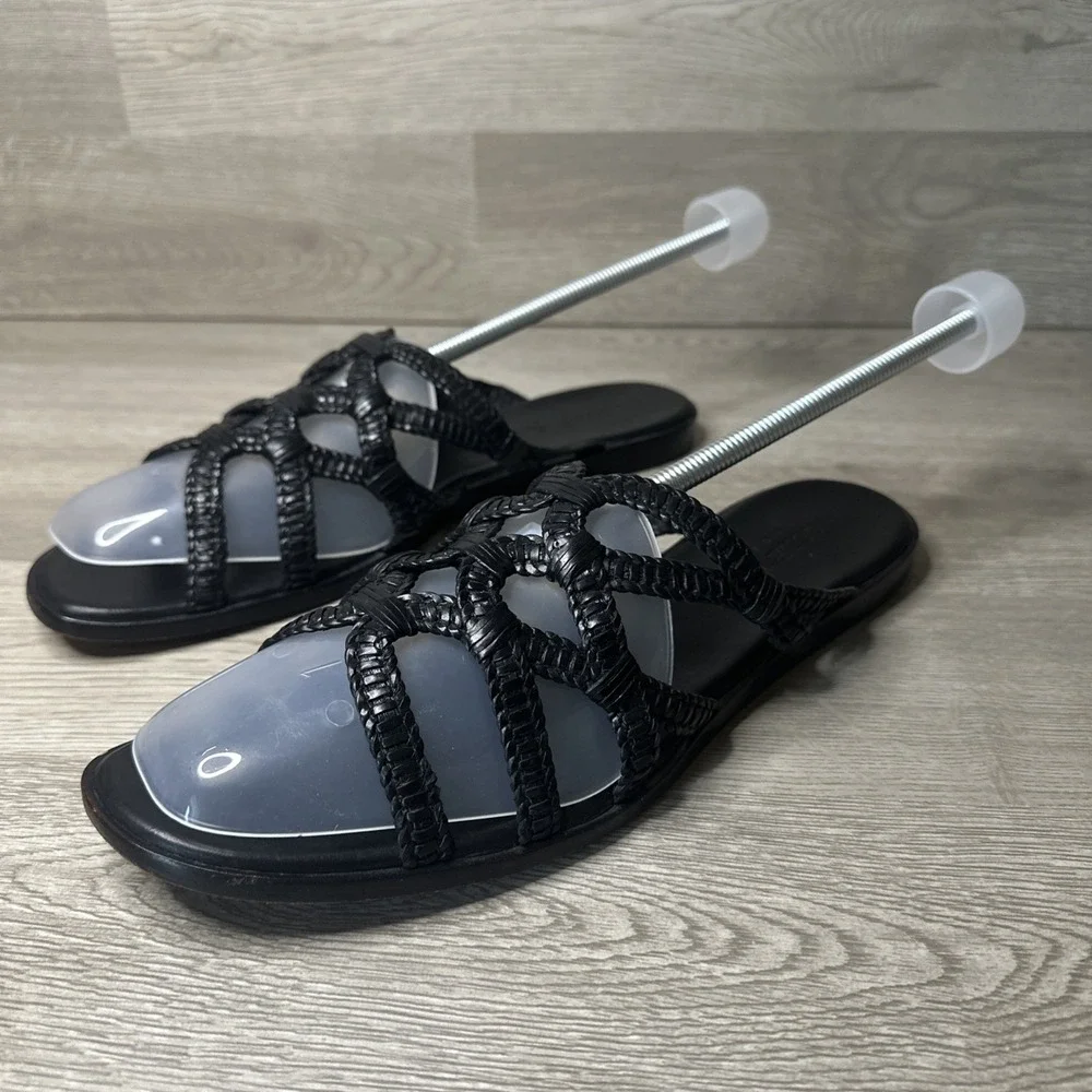 Cole Haan Resort Women's Beachy Strappy Sandal. Very Nice Leather Flip Flop 10.5 - Picture 3 of 12